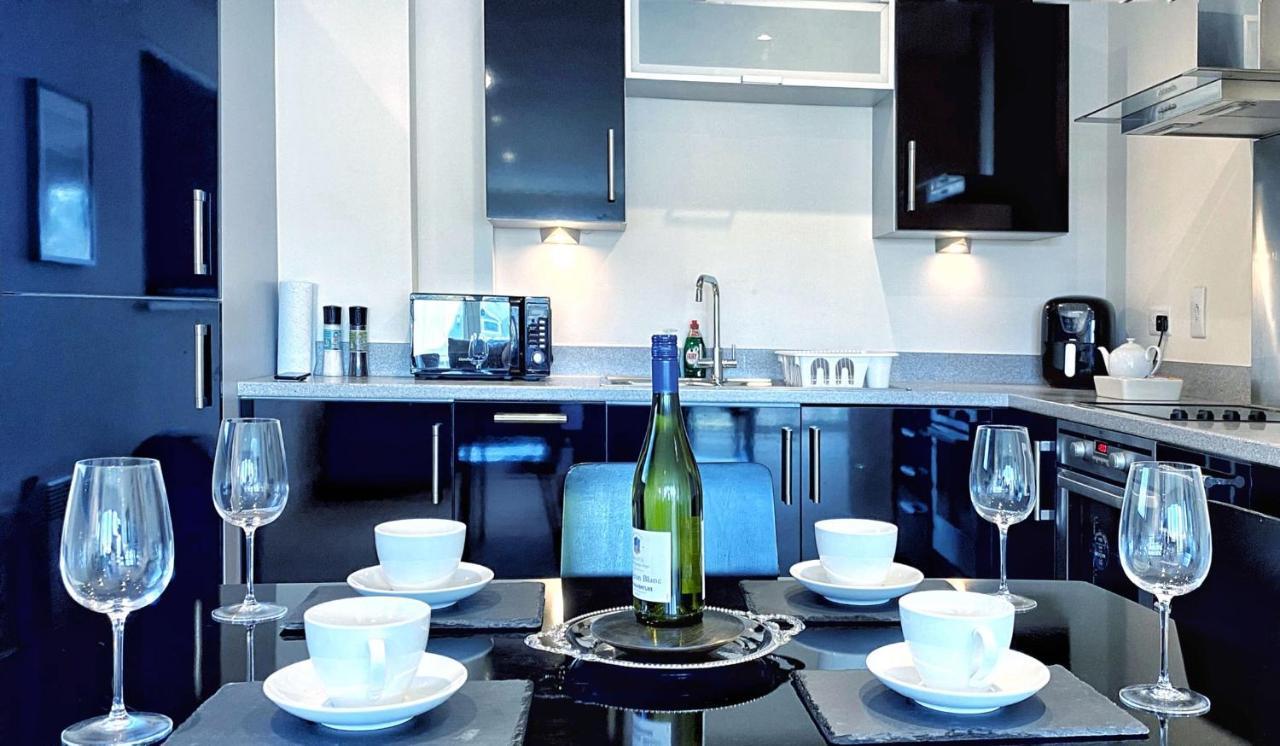 Artistic And Luxurious Apt With Sea View. Beach Side Суонси Экстерьер фото