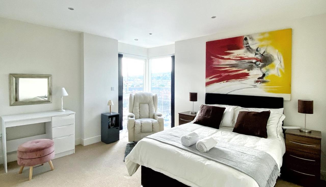 Artistic And Luxurious Apt With Sea View. Beach Side Суонси Экстерьер фото